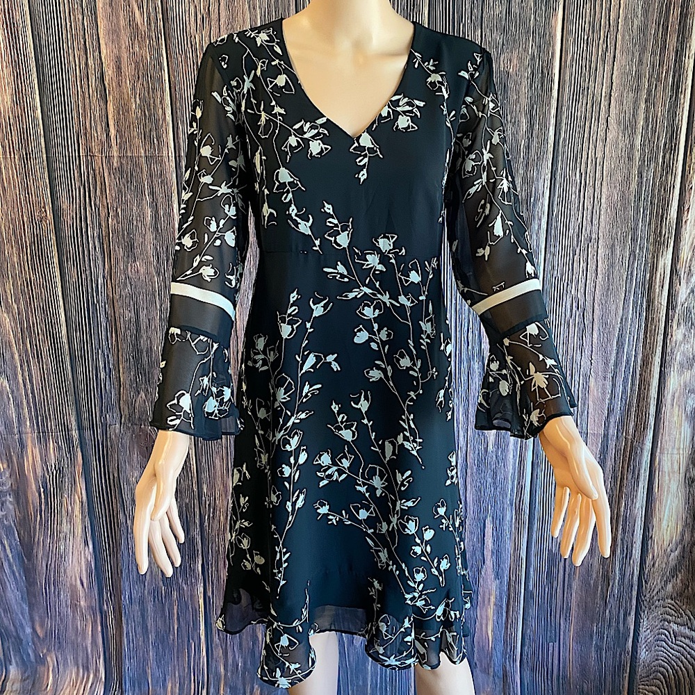 Tan and Black and beige floral dress size 8 Taylor flowy summer
